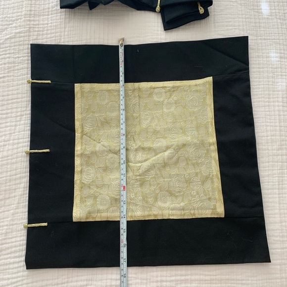 Set of 4 pillow Cases - Picture 3 of 7